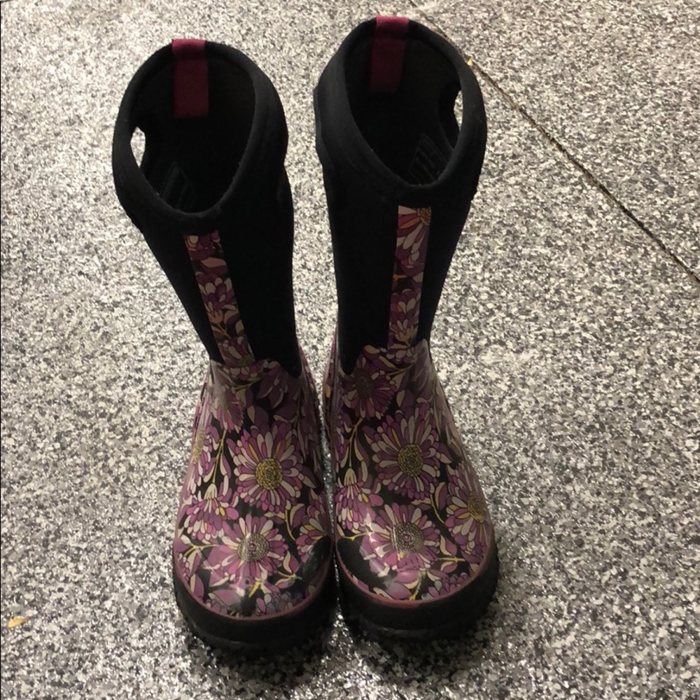 Girls Bogs Waterproof snow boots sz 2 -30